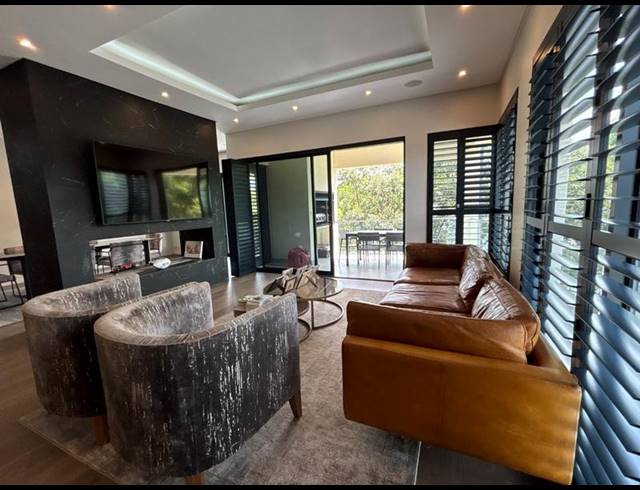 4 BEDROOM APARTMENT FOR SALE IN BRYANSTON